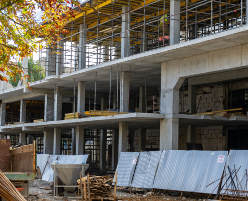 Construction of a multi-story building from metal structures